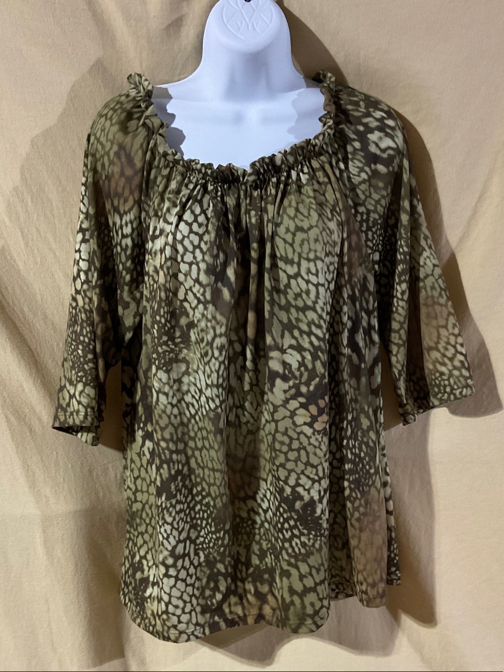 Isela Size L Olive Green Printed Peasant Tunic Top